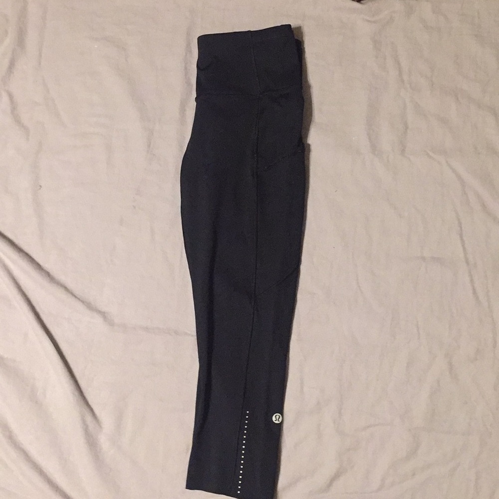 LULULEMON crops!!